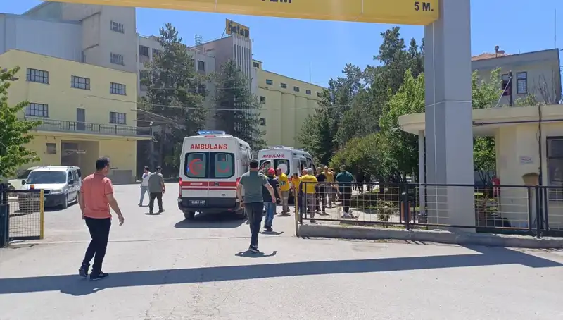 Çorum'daki Un Fabrikasında Şok Edici Patlama: 10 Yaralı, Biri Ağır