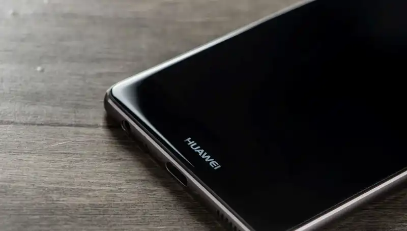 Huawei, Yenilikçi Katlanabilir Telefonuyla Mobil Dünyayı Sarsıyor