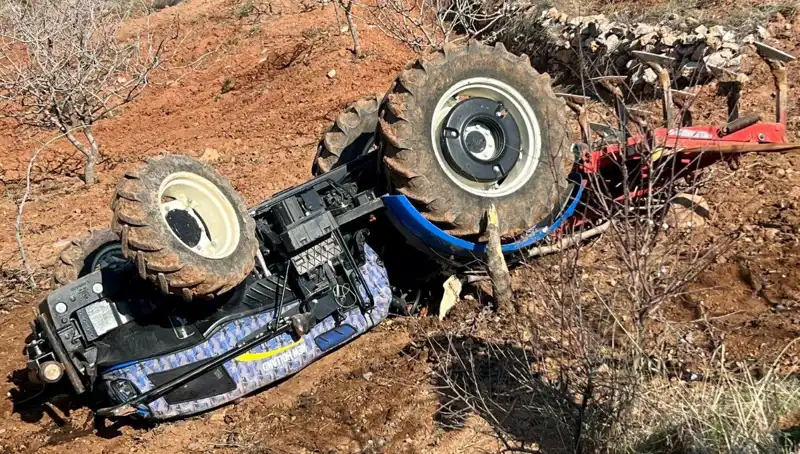 Siirt'te Trajik Kaza: Devrilen Traktördeki Sürücü Hayatını Kaybetti