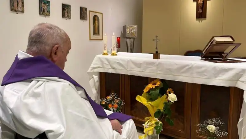 Vatikan'dan İnanılmaz Açıklama: Papa Artık Kendi Başına Nefes Alabiliyor!