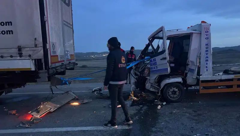 Yardıma Koşarken Kazanın Kurbanı Oldu: Dört Yaralı