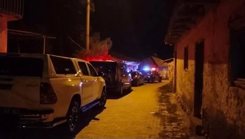 Oğlu Tarafından Öldürülen Adamın Cenazesi Düzenlendi: Acılı Aile ve Toplum Bir Araya Geldi