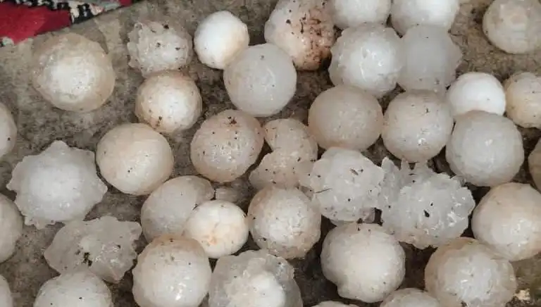 Şanlıurfa'da Yağmur Yerini Doluya Bıraktı: Kar Topu Büyüklüğünde Dolu Yağdı!
