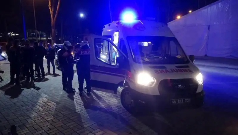 Parktaki Silahlı Çatışma: İki Grup Arasında Korkunç Kavga!