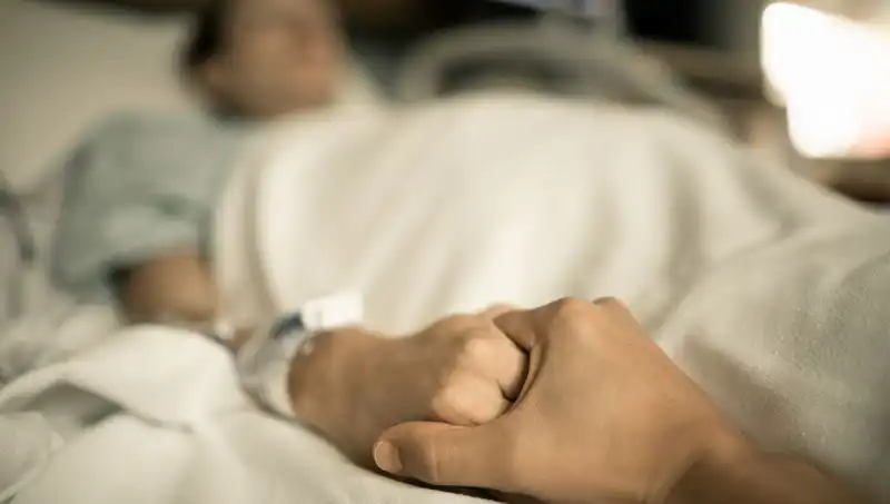 Kanser Hastalığı Sessizce Yayılabilir: Farkında Olmanız Gereken 5 Belirti