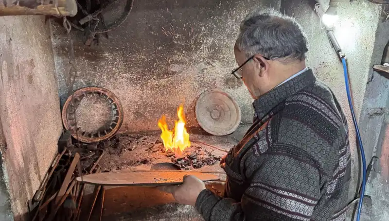 Baba Mesleğini 20 Metrekarelik Dükkanında Nasıl Yaşatıyor?