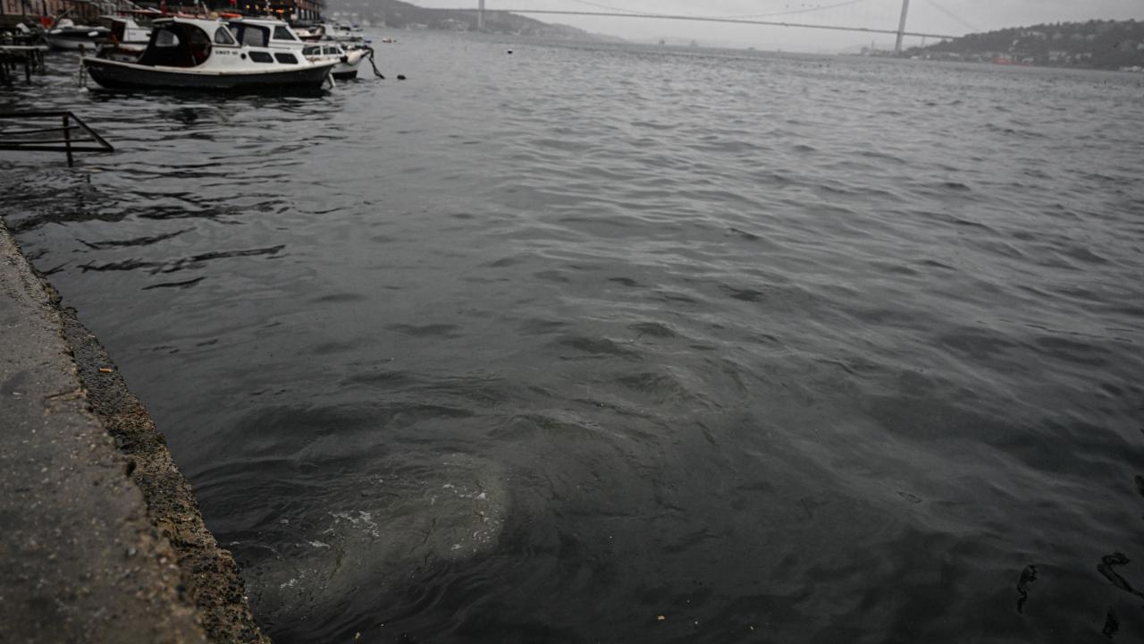 Üsküdar'da Kanalizasyon Suyu Denize Aktı!