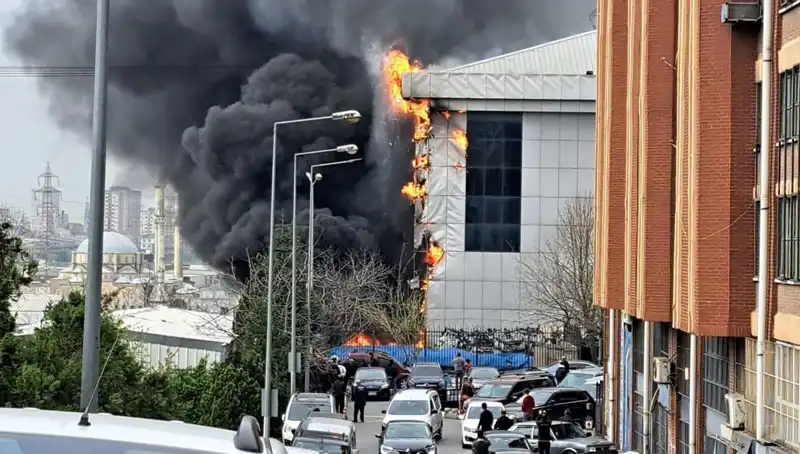 Başakşehir Sanayi Sitesi'nde Korkutan Yangın: Olayın Nedeni Ne?