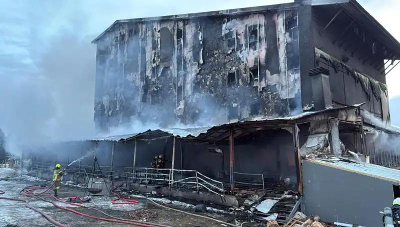 Uludağ'daki Otel Yangınında Üç Kişi Bilinç Kaybı Yaşadı