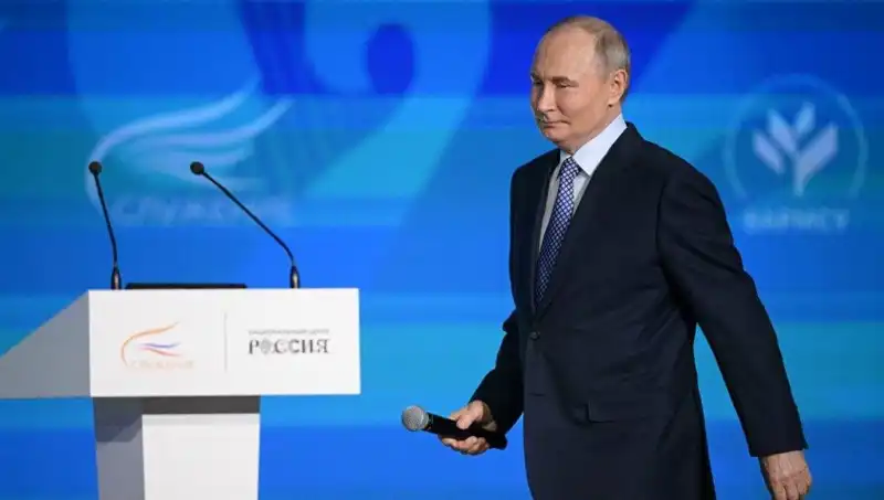 Rusya'da "Yabancı Ajan" Yasası: Putin'den Tartışmalı Adım
