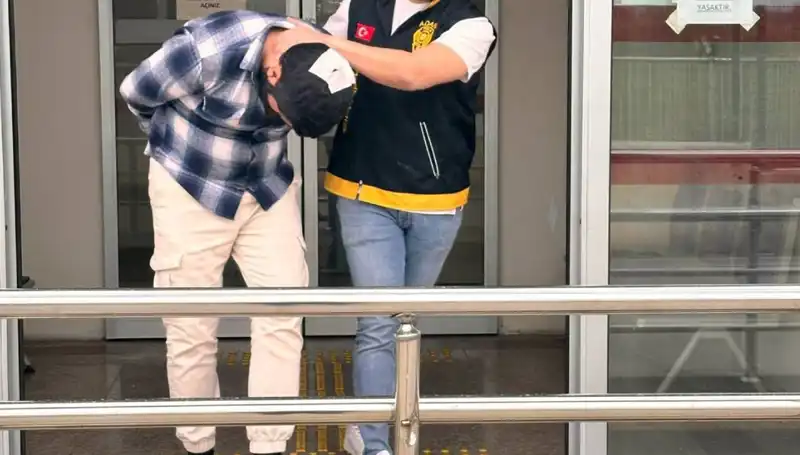 Küçük Kardeşin Korkunç İntikamı: Ağabeyini Şişeyle Öldürdü!