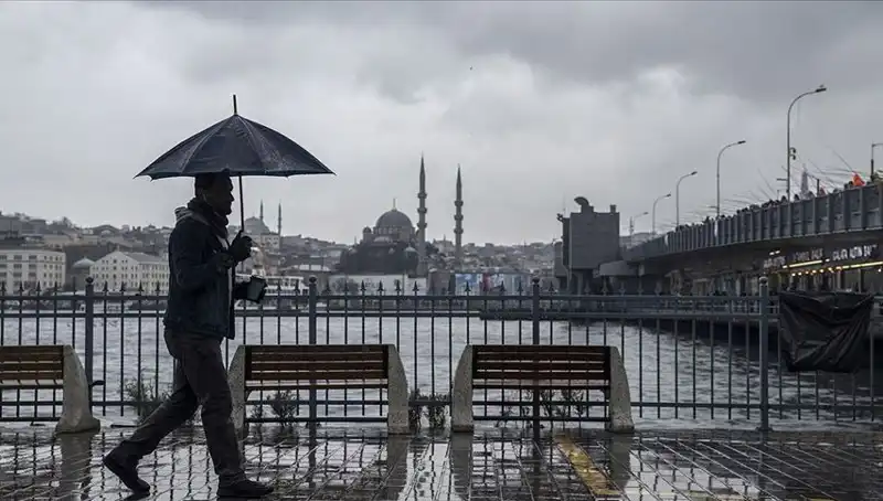 İstanbul'da Kış Alarmı: Bugün Yağmur, Yarın Karlı Hava Bekleniyor!