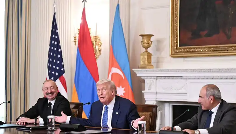 Aliyev'den Ermenistan'a Acil "Anayasa" Çağrısı: Zaman Kaybına Son Verin!