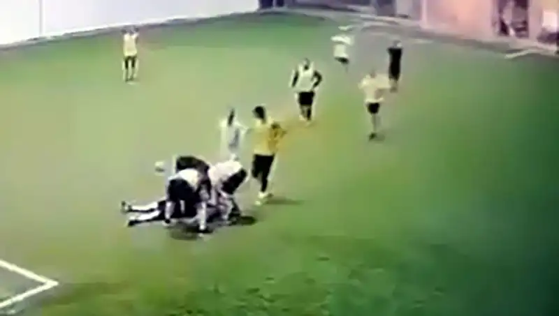 Adana'da Halı Sahada Hayatını Kaybeden Baba, Üç Çocuk Bıraktı