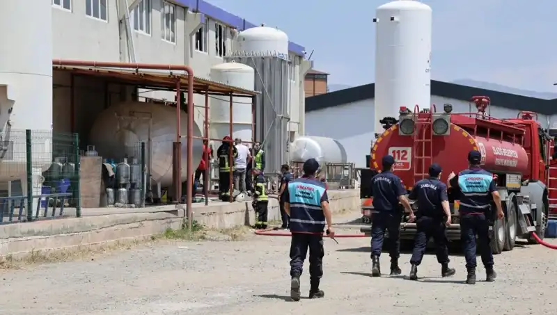 Elazığ'da Gaz Dolum Tesisinde Patlama: Yangın ve Kaos Ortaya Çıktı