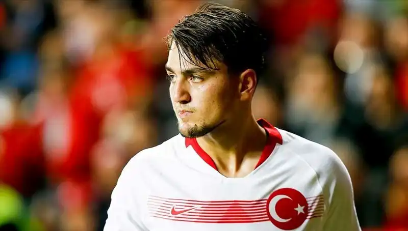 Beşiktaş, Milli Futbolcuyla Görüşmelere Başladı: Merak Edilen Yanıt Ortaya Çıktı