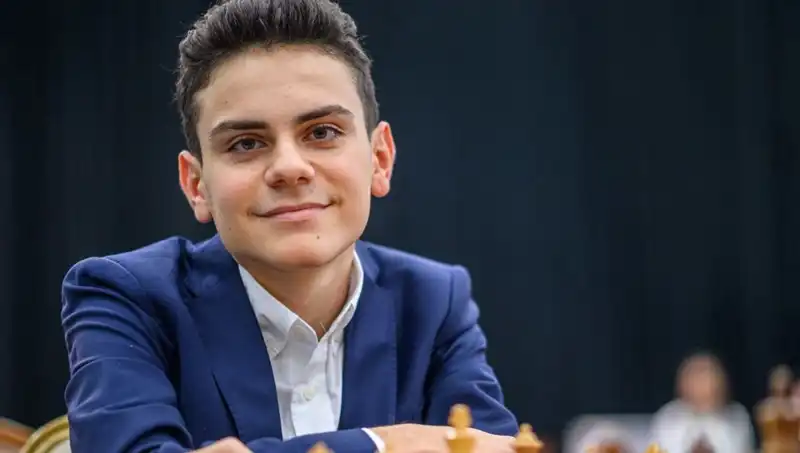 16 Yaşında Tarih Yazdı: İlk Türk Dünya Şampiyonunu Yenen Genç Sporcu