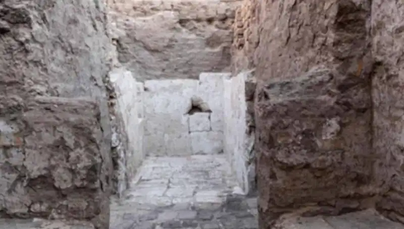 Mısır'da 3.500 Yıldan Daha Eski Bir Kraliyet Mezarı Keşfedildi