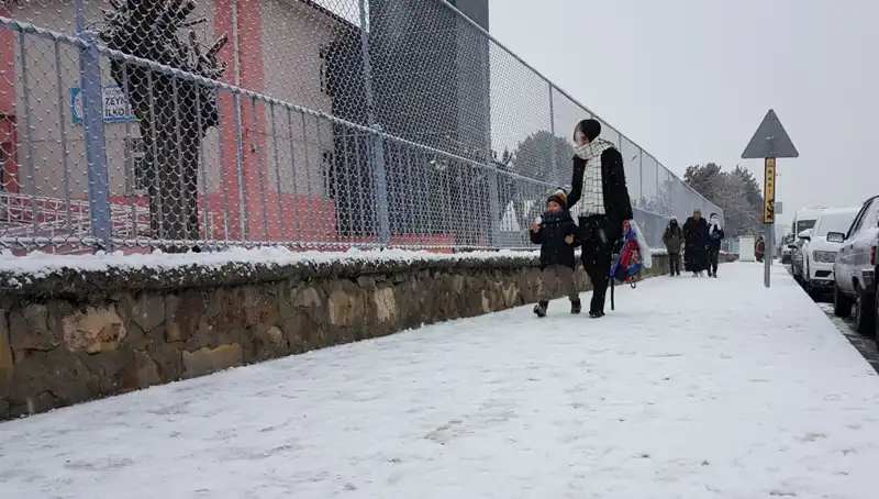İlkbaharda Kış Yaşandı: Beyaza Bürünmüş Bir İl Hikayesi