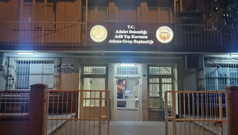 Sokak Ortasında Bulunan Gencin Gizemi, Şehirdeki Güvenlik Endişelerini Artırıyor