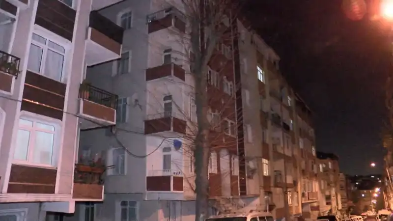 Altı Katlı Apartmanda Panik: Kolonlardan Gelen Sesler Korkuttu, Acil Tahliye Gerçekleşti!