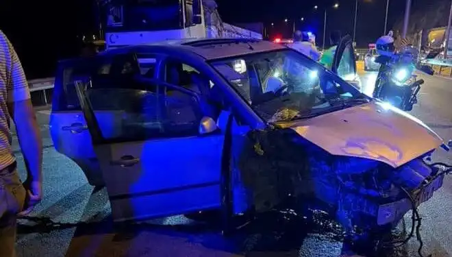 Otomobil Bariyere Çarptı: 1 Ölü, 3 Yaralı Korkunç Kaza Detayları