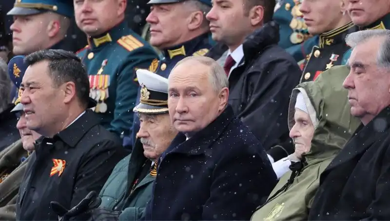 Rus Ordusu Neden Genişliyor? Putin'den Tarihi Çağrı
