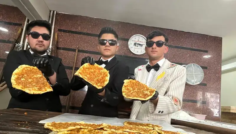 Takım Elbiseli Fırıncılar: Geleneksel Mesleğe Yeni Bir Soluk