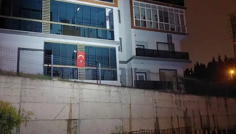Sakarya'da Güvenlik Alarmı: 4 Katlı Apartman Neden Tahliye Edildi?
