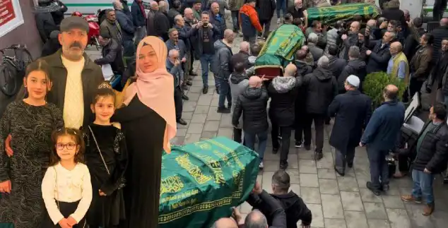 Strasbourg'da Hayatını Kaybeden Kız Kardeşler Rize’de Son Yolculuğuna Uğurlandı