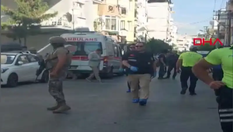 İzmir'de Silahlı Saldırı: İki Kahraman Polisin Şehit Olması Üzüntü Verdi
