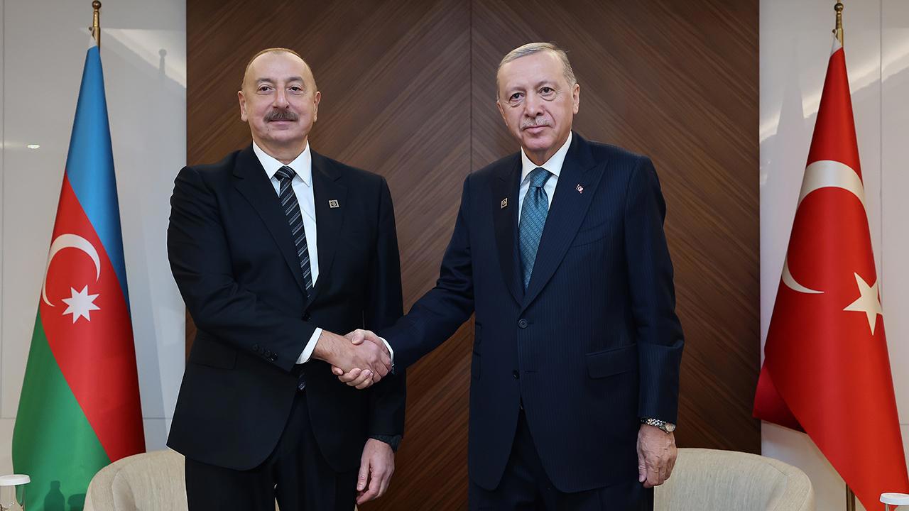 Cumhurbaşkanı Erdoğan, Azerbaycan Cumhurbaşkanı Aliyev ile İstişarelerde Bulundu