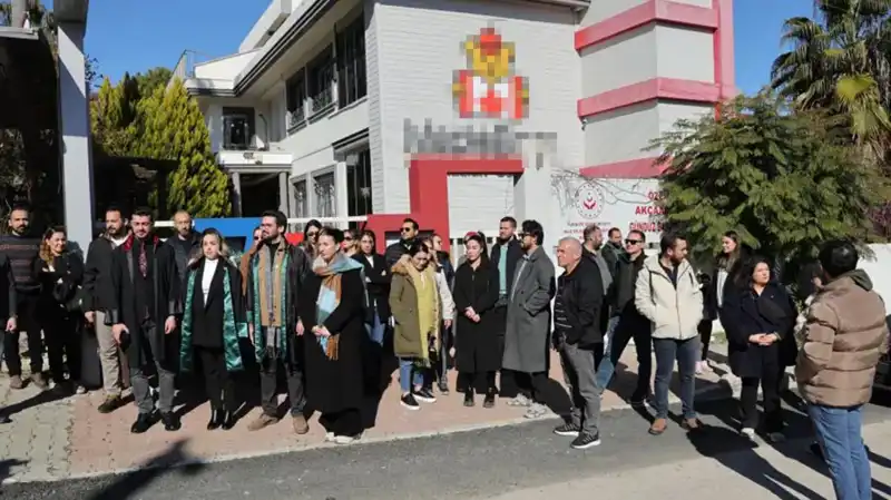 Karne Günü Öğrenciler için Fırtınalı Geçti: Veliler Kötü Sürprizle Karşılaştı