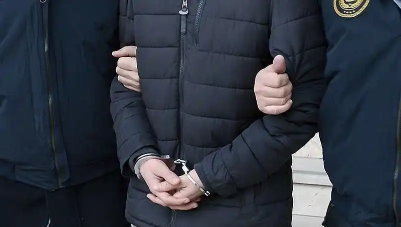 Samsun'da Hırsızlık ve Silahlı Tehdit Suçundan Firari Hükümlü Yakalandı!