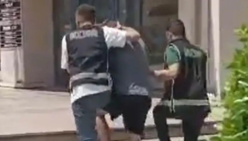 Sahte Dolaşımla Alışveriş Yapan Turist Şoku: Sınır Dışı Edildi