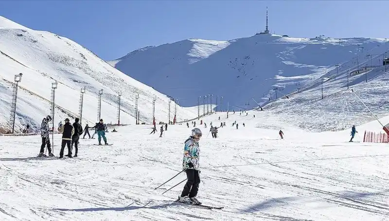 Palandöken Kayak Merkezi'nde Eşsiz Kış Deneyimi: Kış Sporları Severlerin Kenti