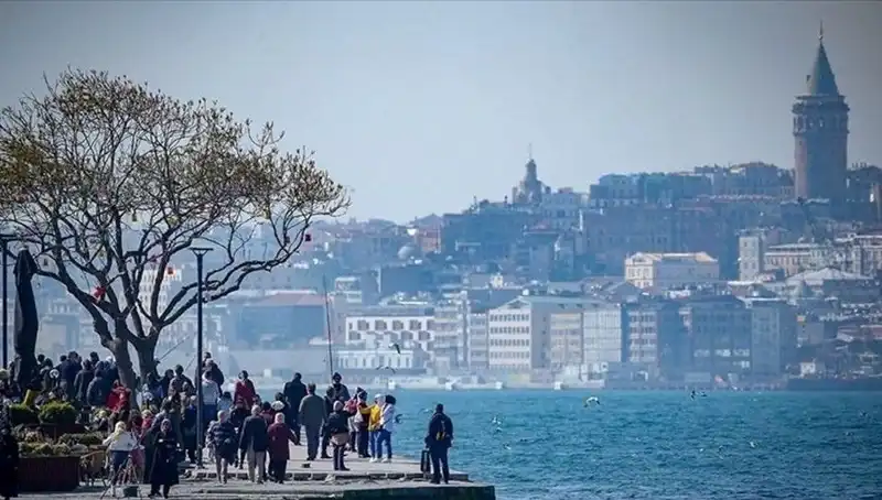 İstanbul'a Bahar Havası Geri Dönüyor: Hafta Sonu Sıcaklık Artıyor