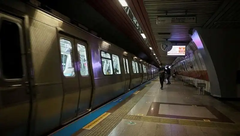 İstanbul'da Eylem Yasağı Sürüyor: Metrolar Kapalı mı, Hangi Duraklar Etkilendi?