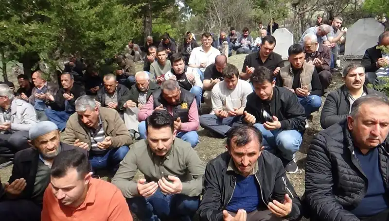 Bir Köyün Gözyaşlarıyla Uğurladığı Özlem Dolu Bir Kahraman